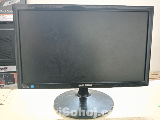 Samsung & Dell Monitor 18.5